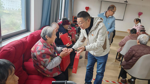 中国太保产险曲靖中支开展“弘扬孝亲美德 传递金融温暖”主题活动