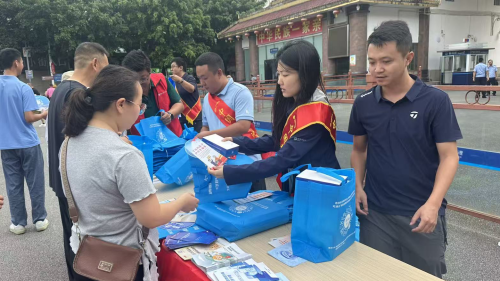普及金融知识 护航边境民生——中国太保产险瑞丽支公司开展金融知识宣传活动